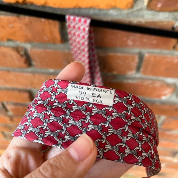 Hermes 100% Silk Tie Made in France Linked Chain - Picture 3 of 5